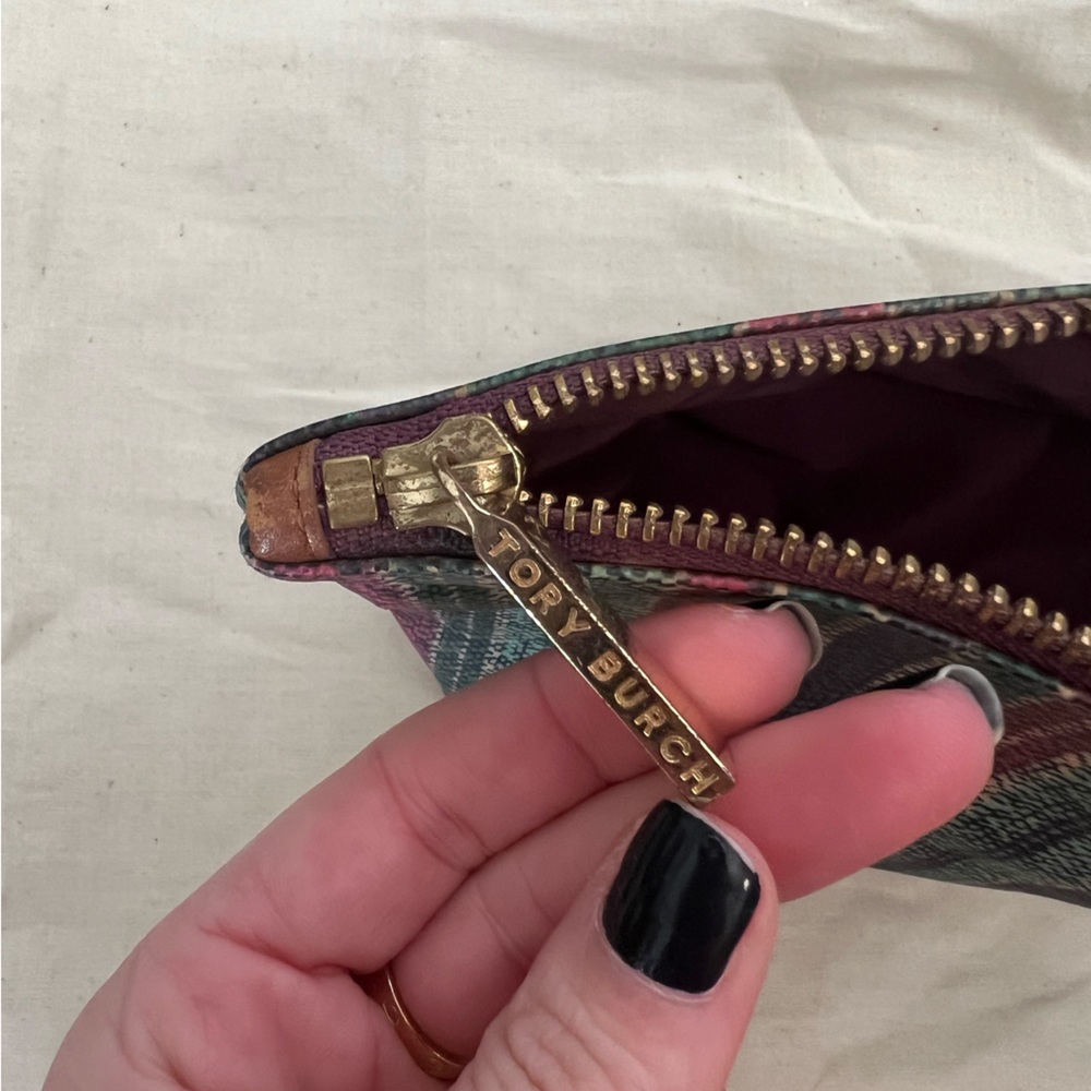 Tory Burch makeup bag - Picture 6 of 7